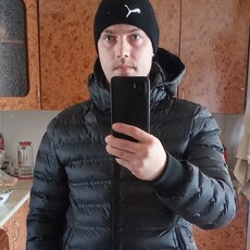 Веня, 25