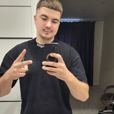 Денис, 22