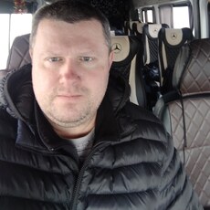 Валентин, 46