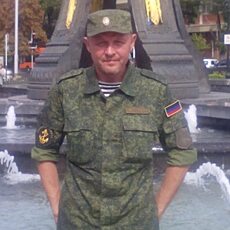 Роман, 42