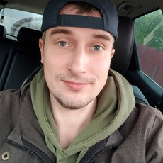 Гена, 32