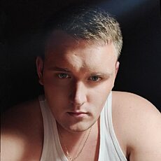 Юра, 26