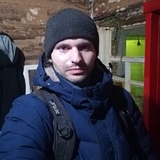 Валя, 28
