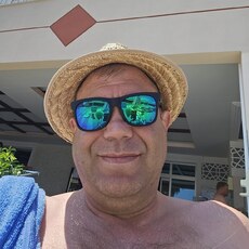 Слава, 44