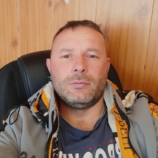 Эдуард, 27