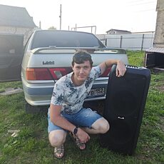Толя, 31