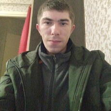 Слава, 33