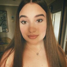 Настя, 18