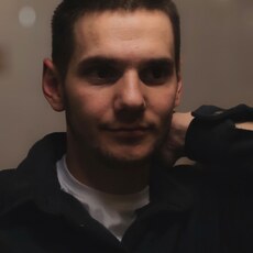Гриша, 22