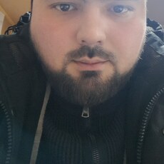 Роман, 31