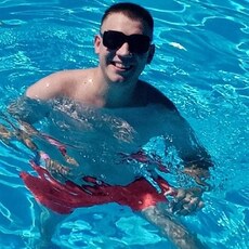 Максим, 27