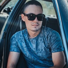Вова, 25