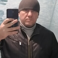 Толя, 44