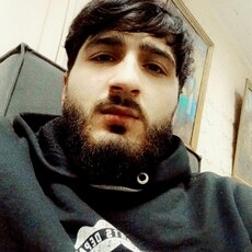 Макс, 28
