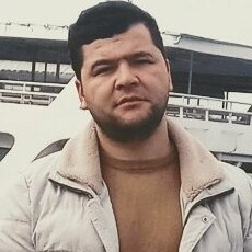 Роман, 30