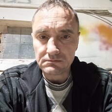 Виктор, 44