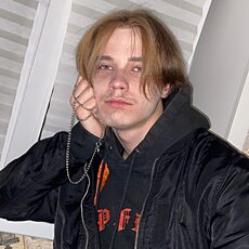 Демьян, 23