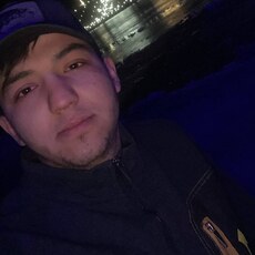 Валентин, 26