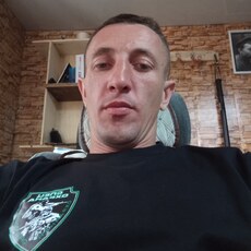 Виталя, 32