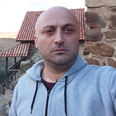 Боря, 37