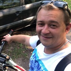 Роман, 37