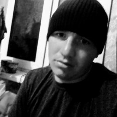 Валентин, 24