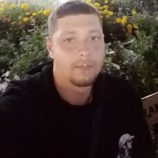 Гена, 28