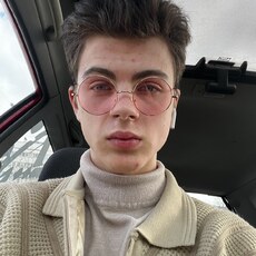 Паша, 24