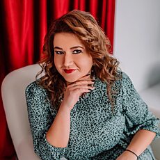 Марта, 32