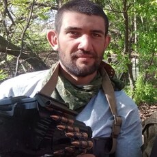Гена, 32