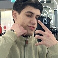 Гена, 21
