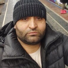 Толя, 38