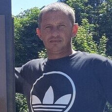 Юра, 42
