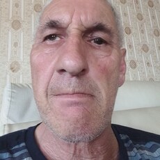 Валя, 60