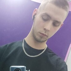 Даня, 22