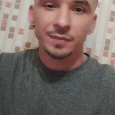 Тёма, 34