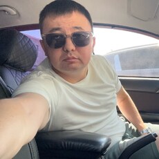 Вася, 33