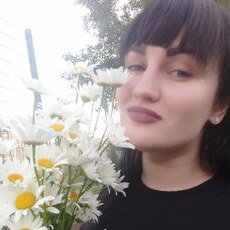 Марта, 33