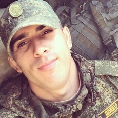 Боря, 35