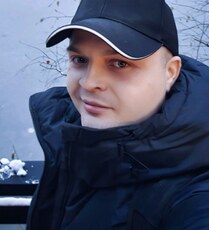 Слава, 32