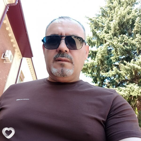 Артём