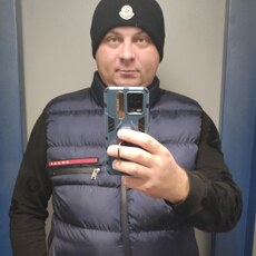 Веня, 42