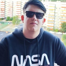 Виталя, 19