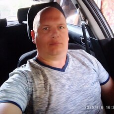 Владимир, 32