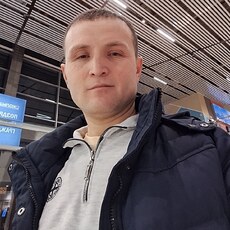 Боря, 33