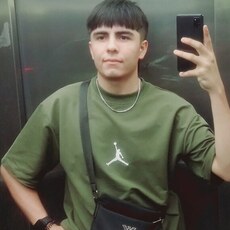 Коля, 21