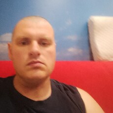 Слава, 42