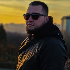 Гена, 28