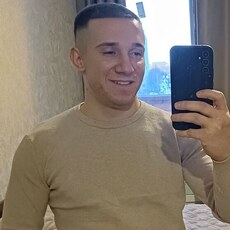 Тарас, 26