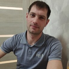 Юра, 35